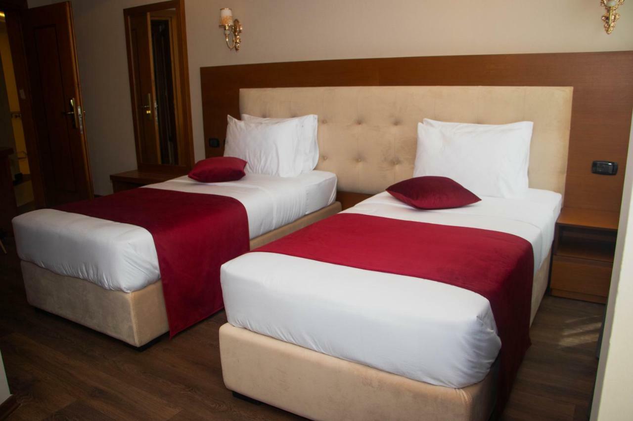 Albanopolis Hotel Tirana Kültér fotó