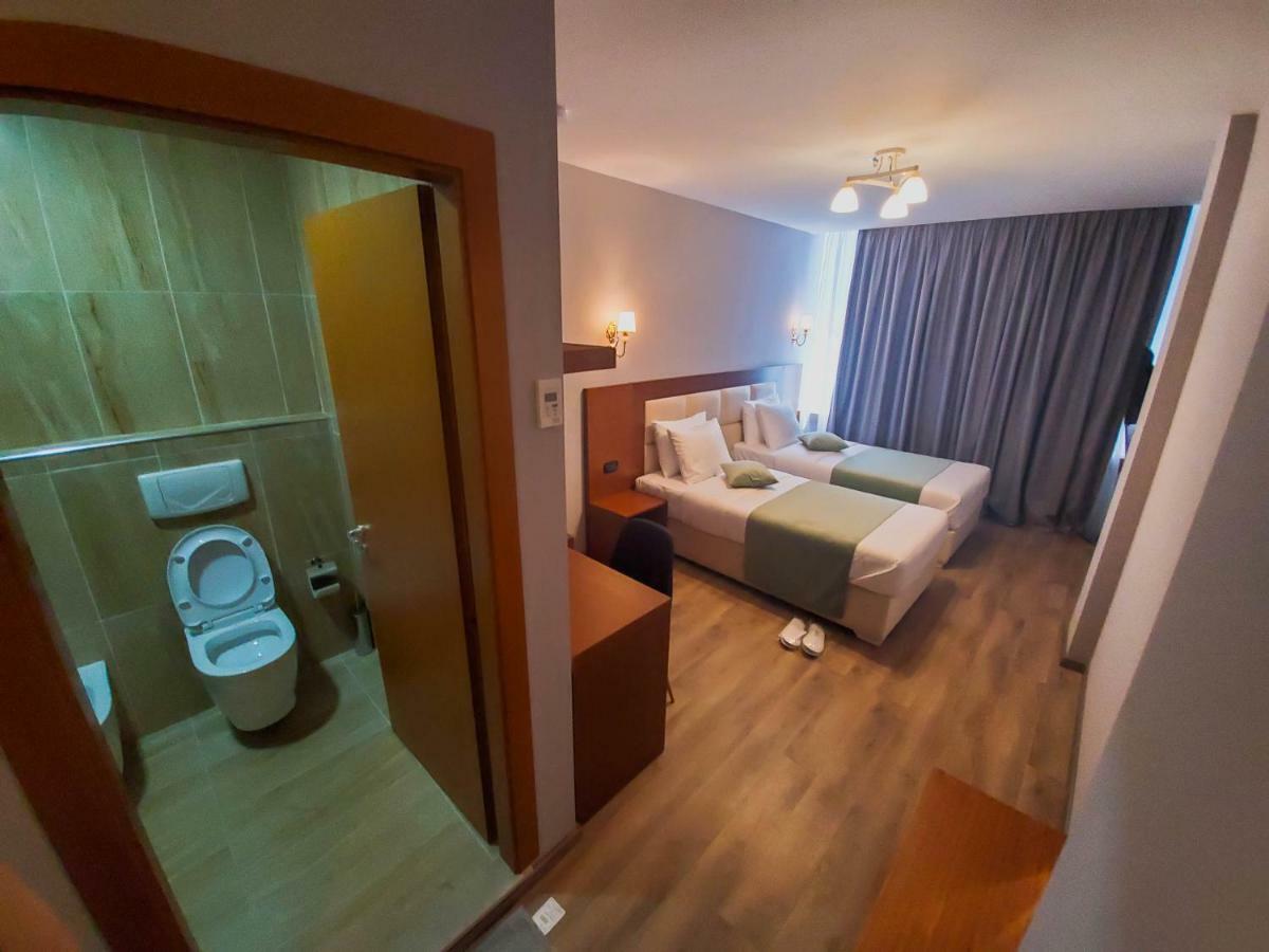 Albanopolis Hotel Tirana Kültér fotó