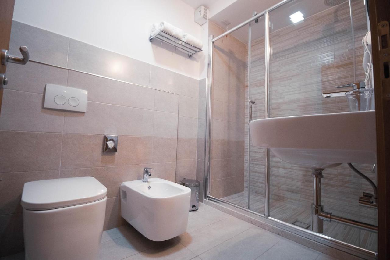 Albanopolis Hotel Tirana Kültér fotó